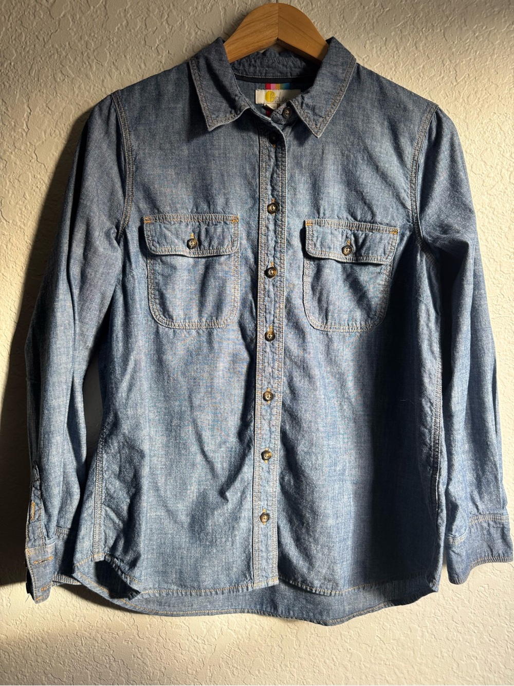 Boden Women's Blue Denim Chambray Button Down Shirt Pocket Classic sz 10